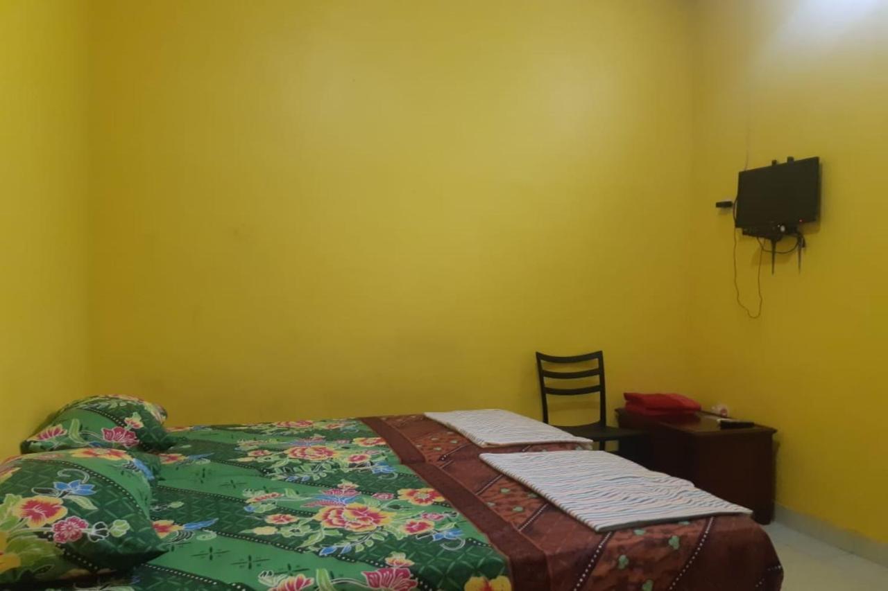 New Puri Amalia Apartment Banyuwangi  Exterior photo
