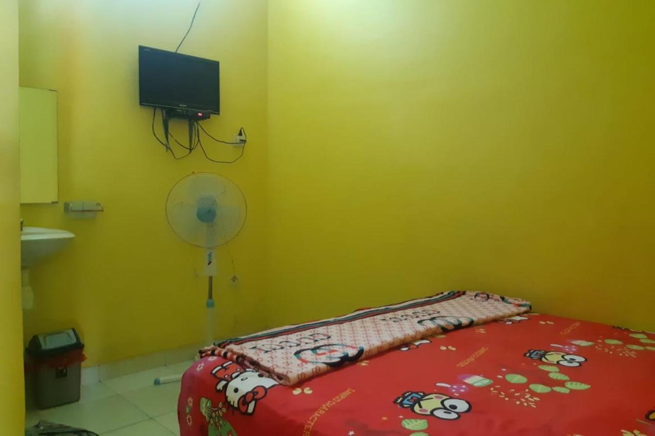 New Puri Amalia Apartment Banyuwangi  Exterior photo