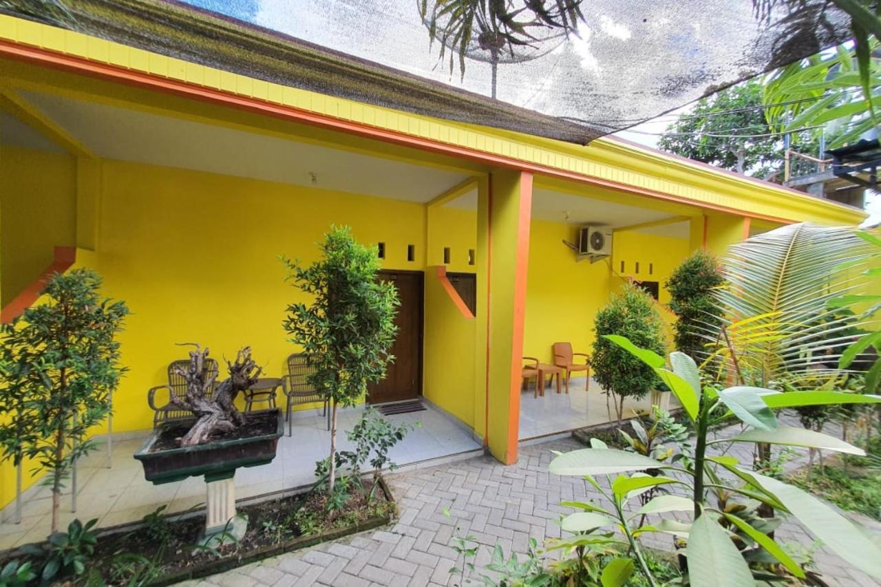 New Puri Amalia Apartment Banyuwangi  Exterior photo